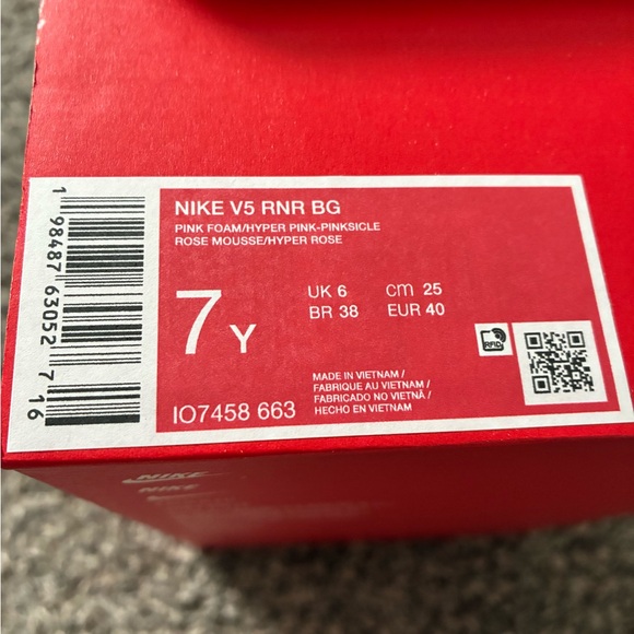 NIKE V5 RNR - Picture 4 of 5